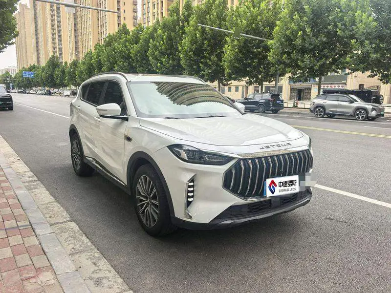 JETOUR X70 PLUS 2023 1.5T DCT Brave PLUS 5-seater photo