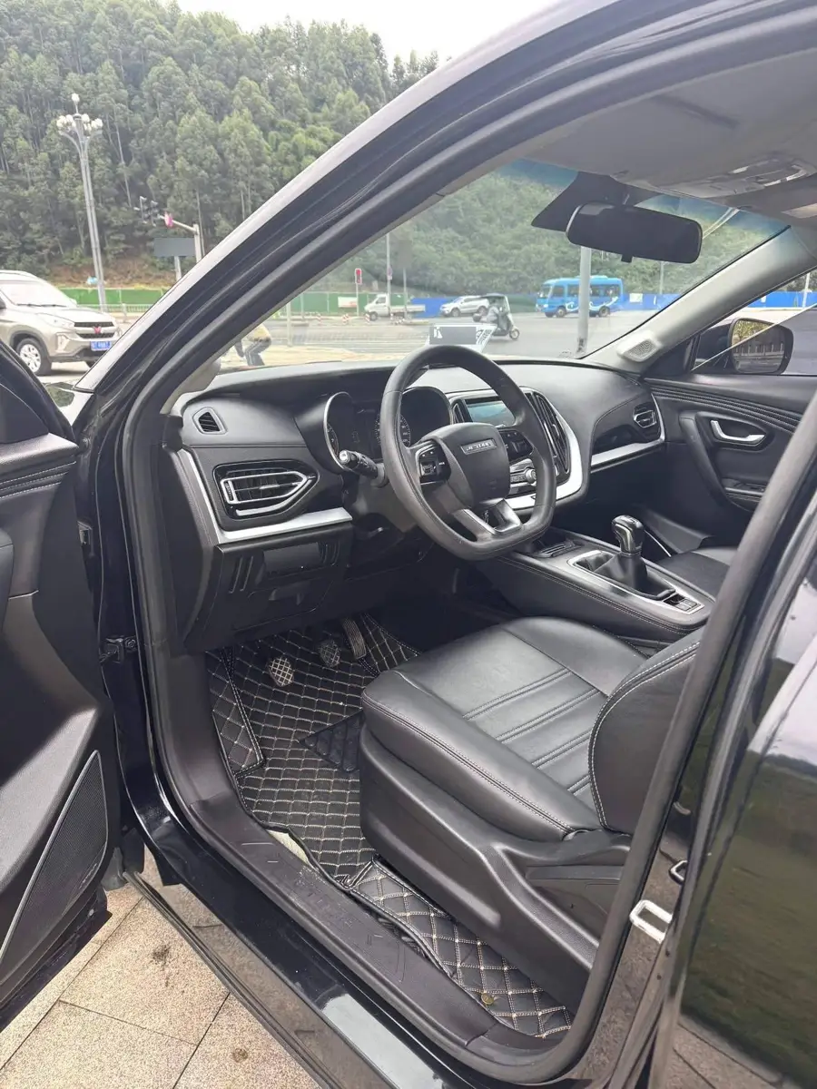 JETOUR X70M 2020 Model 1.5T Manual Elite Partner 5 Seater photo
